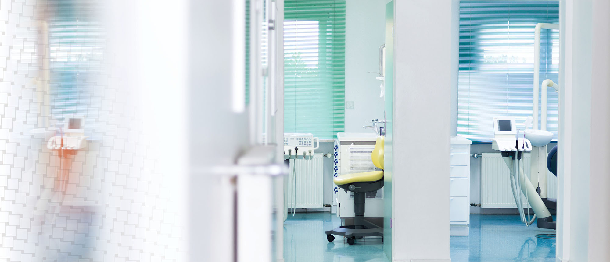 Modernes Praxis-Interieur des Zahnarztzentrum Sütter